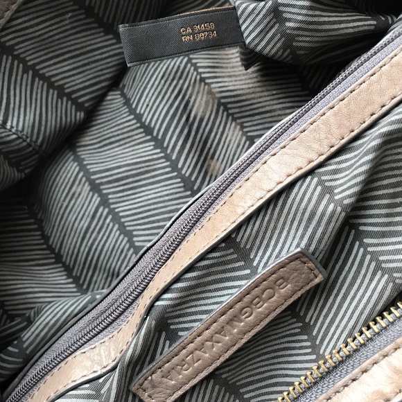 BCBG MaxAzria Vermillion satchel- gray /💯% leather - Picture 7 of 8